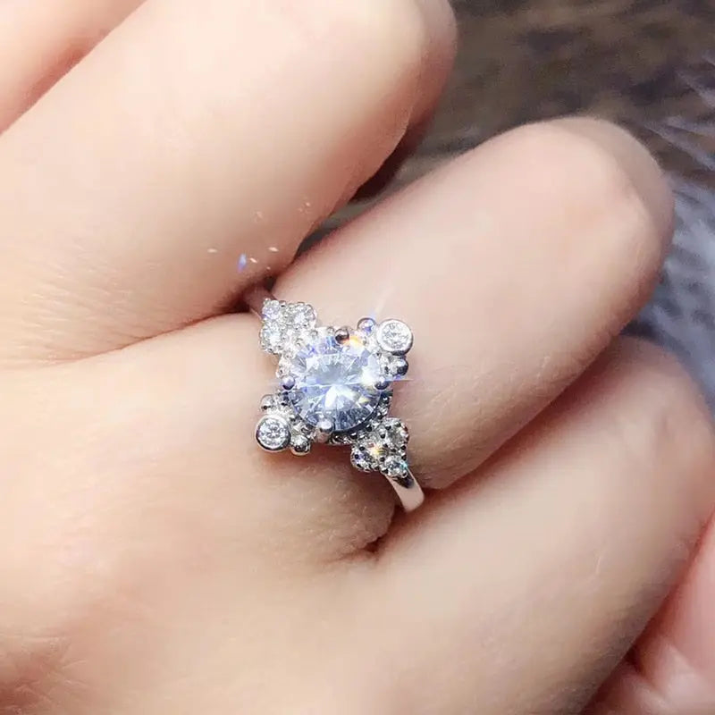 White Gold Plated Silver Moissanite Ring 1ct Center Stone Moissanite Engagement Rings & Jewelry - White Gold Plated Silver Moissanite Wedding Ring 1 Carat Center Stone | Luxus Moissanite