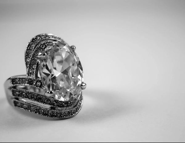 Cubic Zirconia vs Moissanite Moissanite Engagement Rings & Jewelry | Luxus Moissanite
