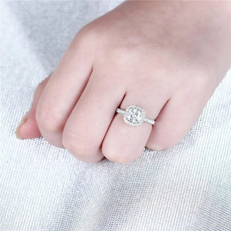 10k / 14k White Gold Halo Moissanite Ring 1.6ct Total Moissanite Engagement Rings & Jewelry | Luxus Moissanite