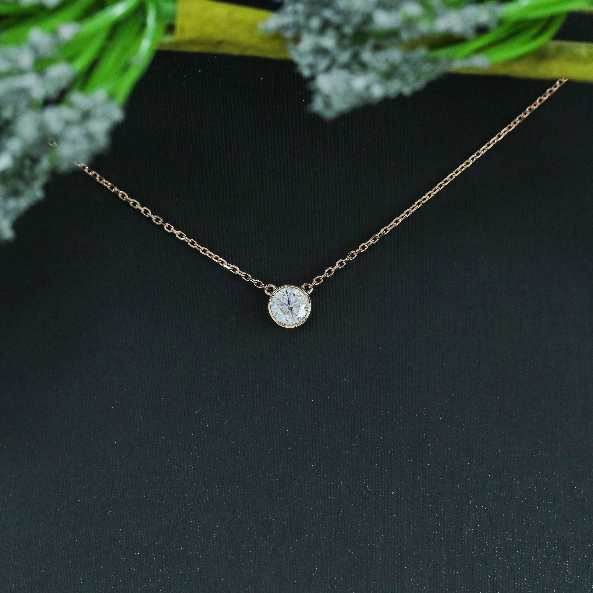 14k Rose / White / Yellow Gold Moissanite Necklace Bezel Set 0.4ct Moissanite Engagement Rings & Jewelry | Luxus Moissanite