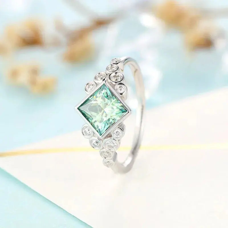 18K WHITE GOLD GREEN PRINCESS CUT MOISSANITE ENGAGEMENT RING 1CT Moissanite Engagement Rings & Jewelry | Luxus Moissanite | BEST PRINCESS CUT MOISSANITE RING!