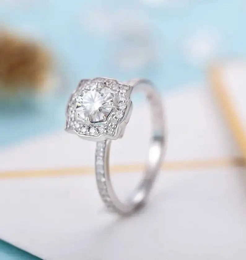 18K WHITE GOLD HALO MOISSANITE ENGAGEMENT RING Moissanite Engagement Rings & Jewelry | Luxus Moissanite