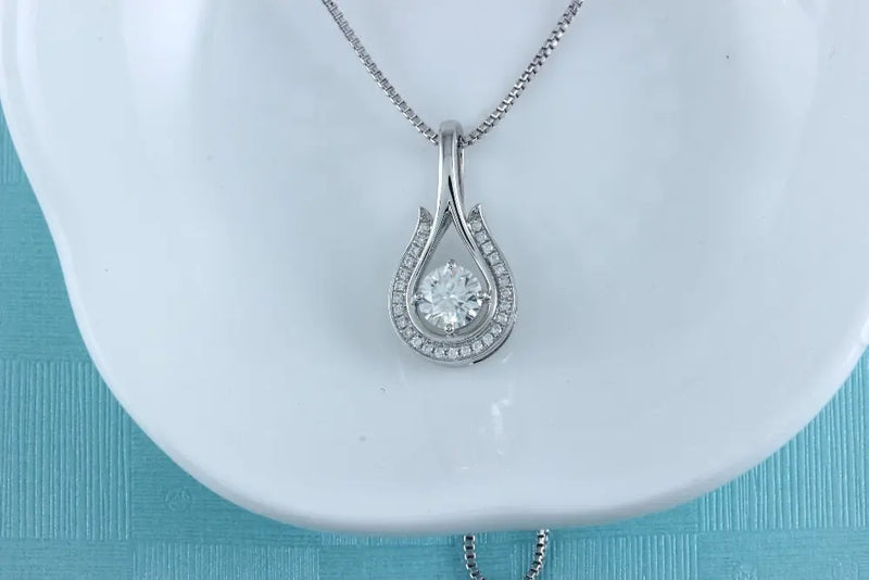 18k White Gold Moissanite Necklace / Pendant 0.5ct Center Stone Moissanite Engagement Rings & Jewelry | Luxus Moissanite