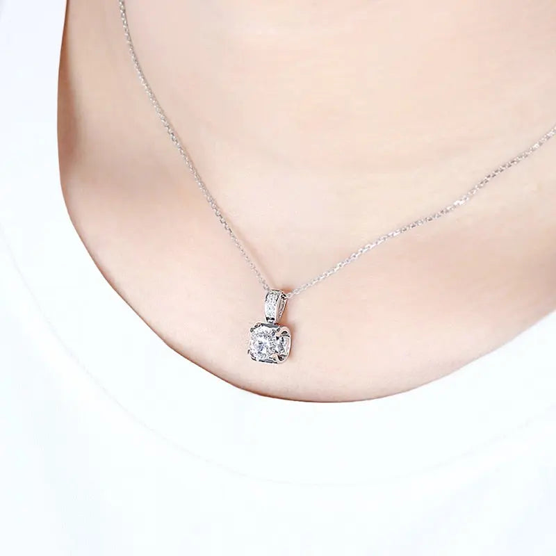 18k White Gold Moissanite Necklace / Pendant 1.04ct Total Moissanite Engagement Rings & Jewelry | Luxus Moissanite