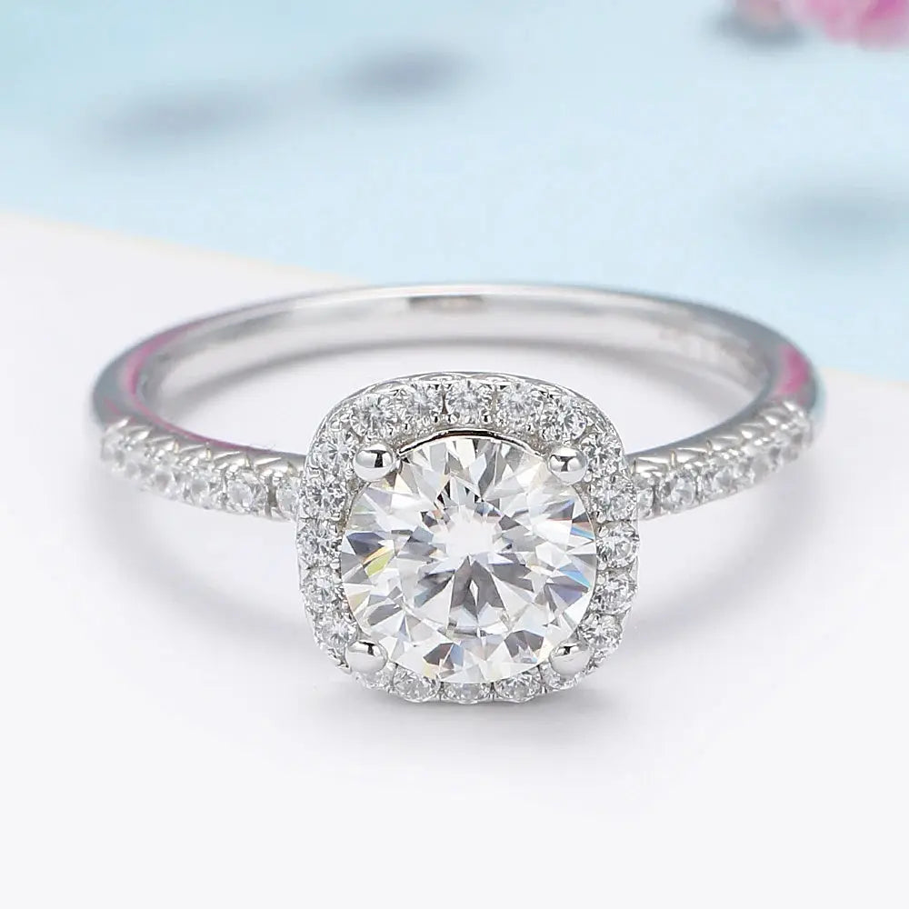 PLATINUM PLATED SILVER HALO MOISSANITE ENGAGEMENT RING 1CT Moissanite Engagement Rings & Jewelry | Luxus Moissanite | Platinum Moissanite Engagement Ring