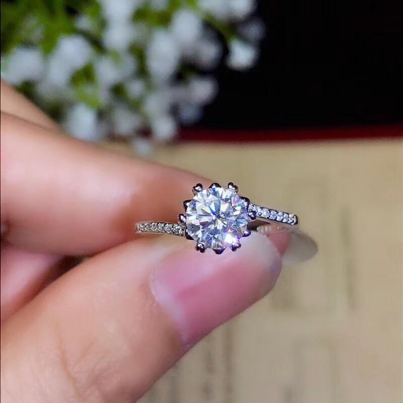 Platinum Plated Silver Moissanite Ring 1ct Center Stone Moissanite Engagement Rings & Jewelry | Luxus Moissanite