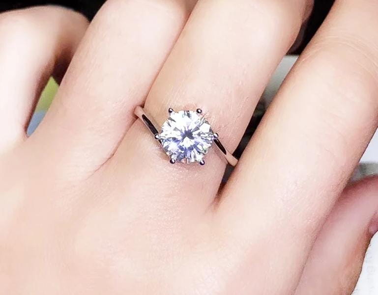Platinum Plated Silver Solitaire Women Moissanite Ring 2ct Moissanite Engagement Rings & Jewelry | Luxus Moissanite