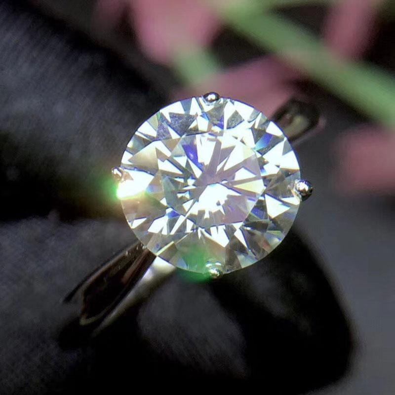 New 2ct Beautiful high quality Moissanite Diamond Ring