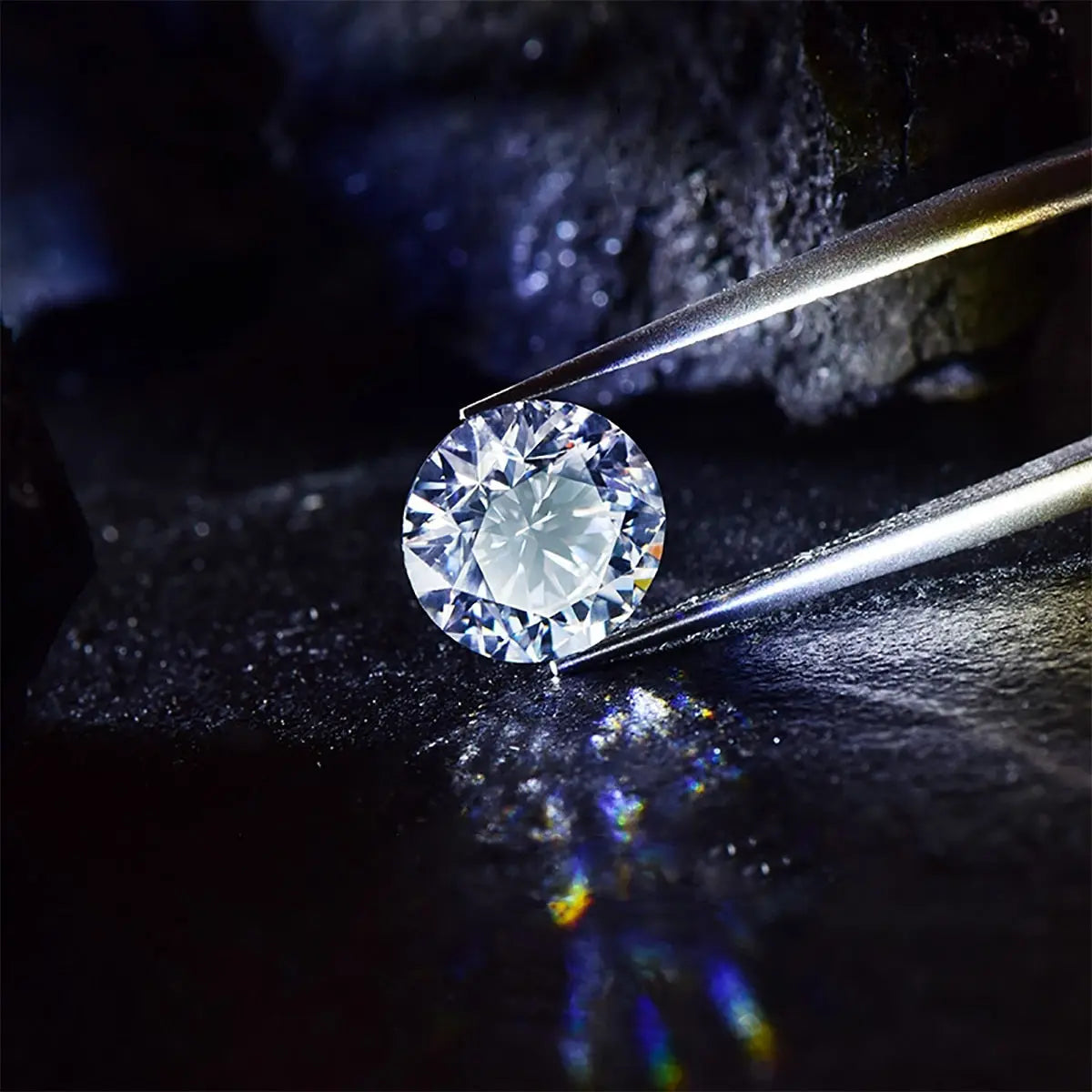 Round Cut Moissanite Loose Stones 5mm (0.5ct) - 12mm (6ct) options - DE Moissanite Engagement Rings & Jewelry | Luxus Moissanite