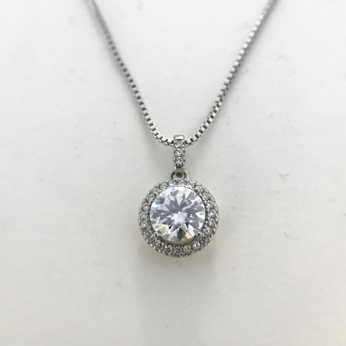 Silver Halo Moissanite Necklace / Pendant 1ct Center Stone Moissanite Engagement Rings & Jewelry | Luxus Moissanite | best necklace pendants