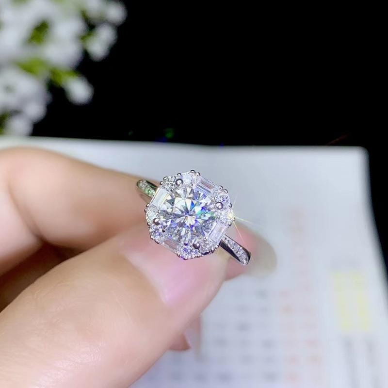 White Gold Plated Silver Halo Moissanite Ring 1ct Center Stone Moissanite Engagement Rings & Jewelry | Luxus Moissanite