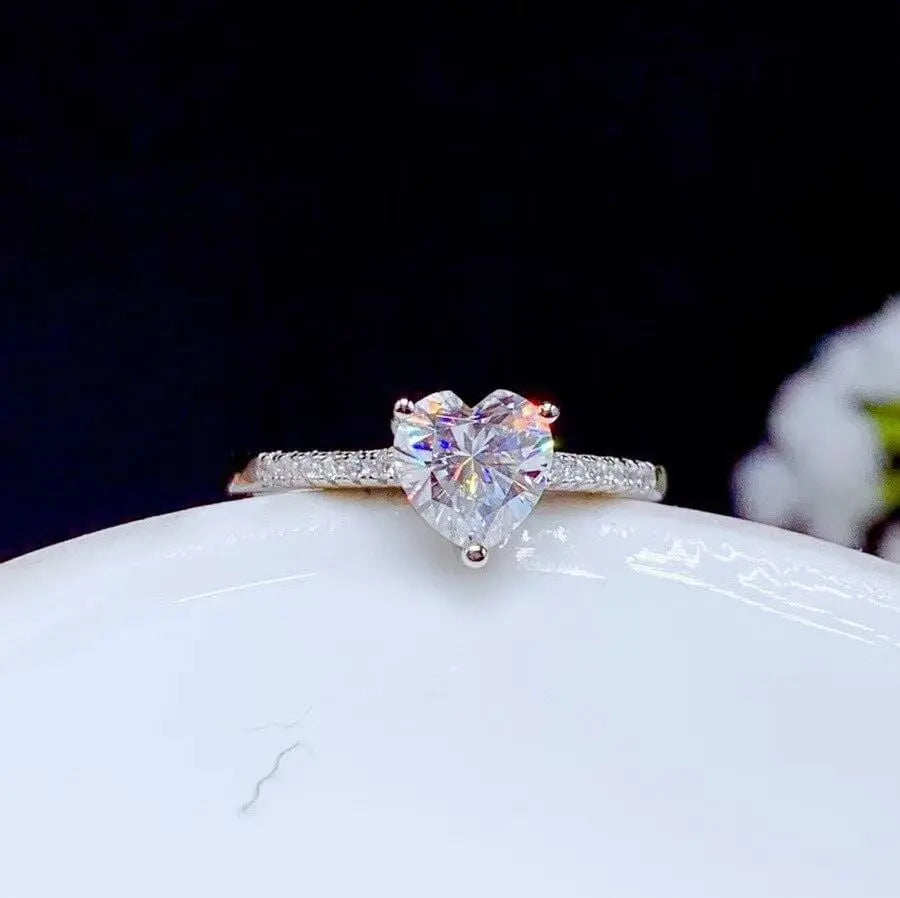 Stunning 1ct Moissanite Heart Ring good