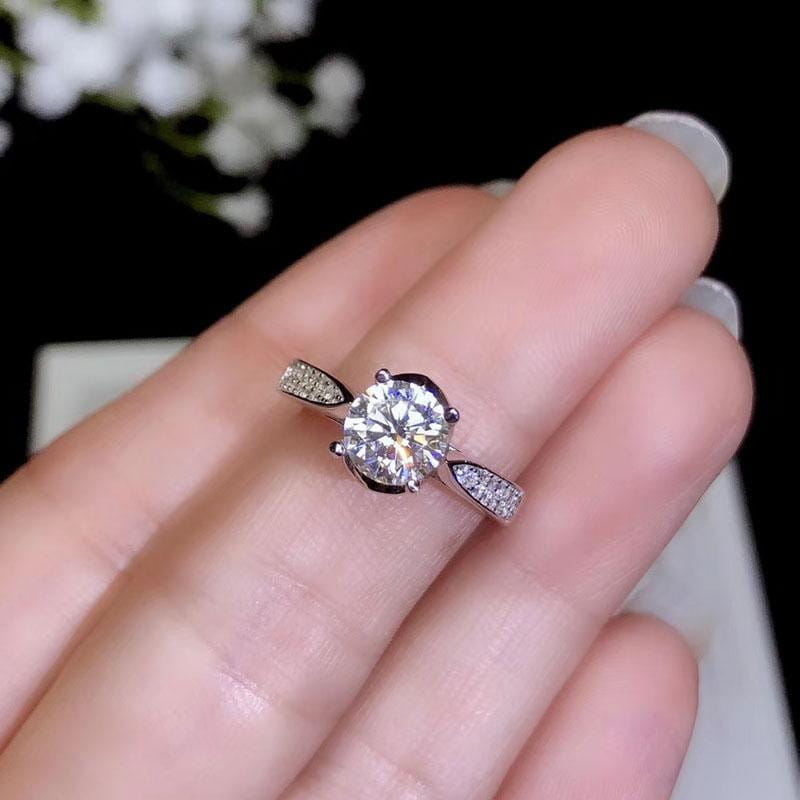 White Gold Plated Silver Moissanite Ring 1ct Moissanite Engagement Rings & Jewelry - Moissanite Ring for Sale| Luxus Moissanite
