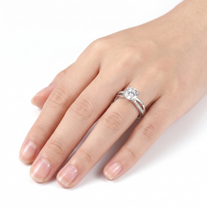 Silver Or Gold Silver Halo Twist Band Moissanite 1ct